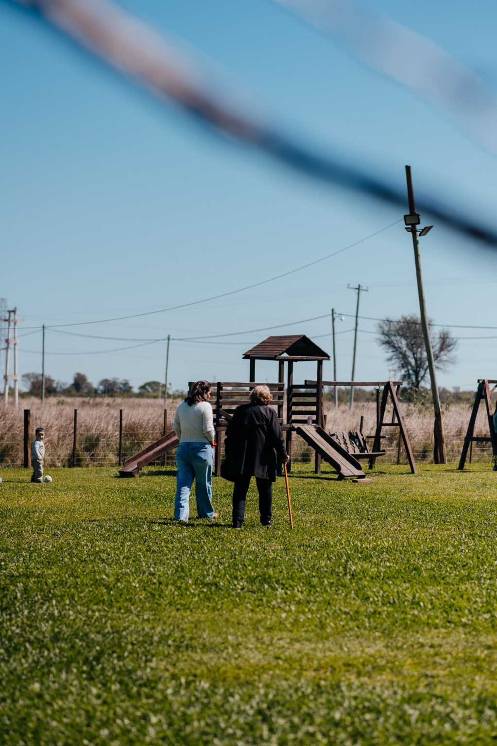 Espacio verde y juegos para disfrutar en familia